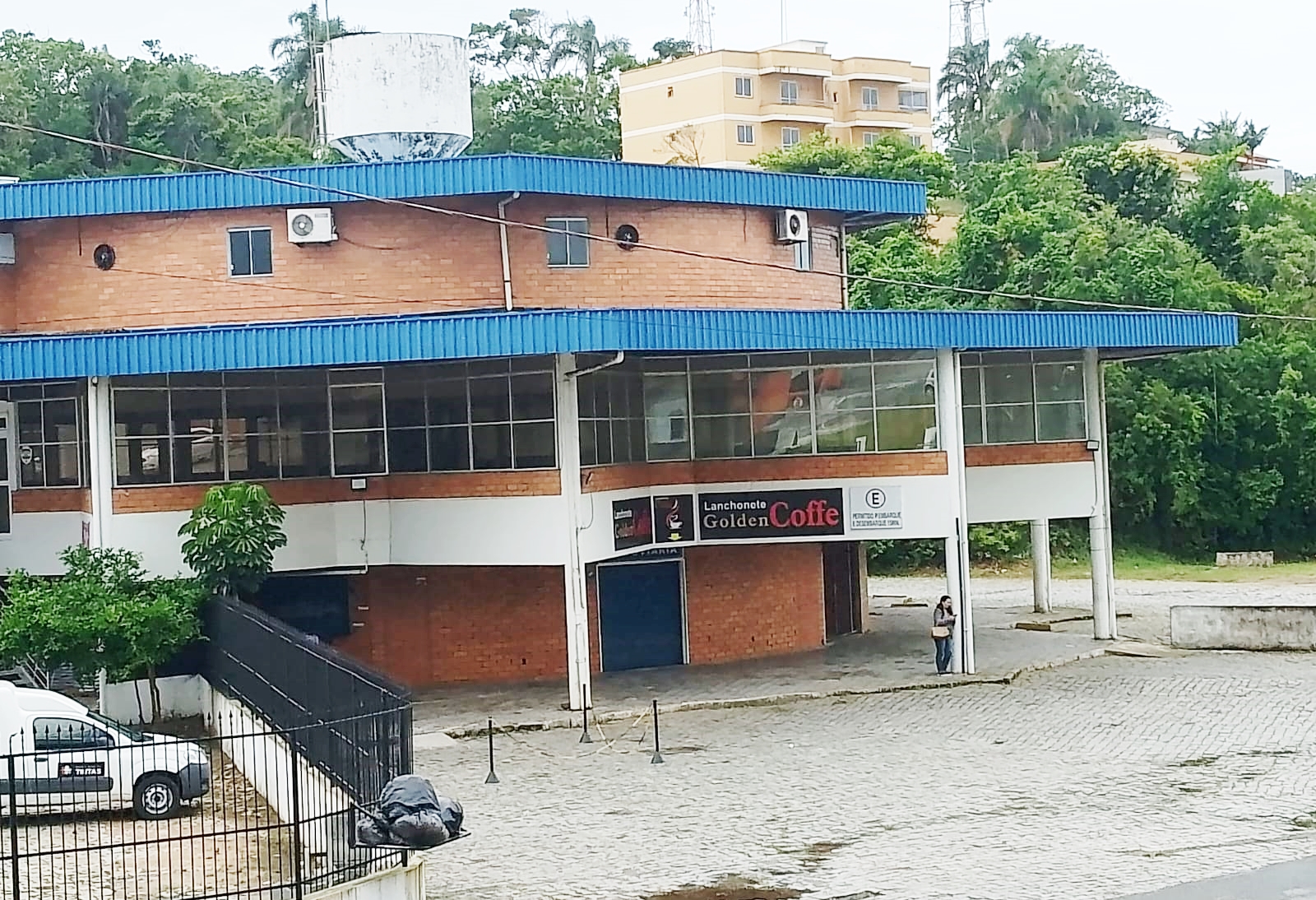 Mulher Esfaqueia Quatro Em Boate De Itajaí Mata Um E Foge Para Barra Velha Mzl10 3424