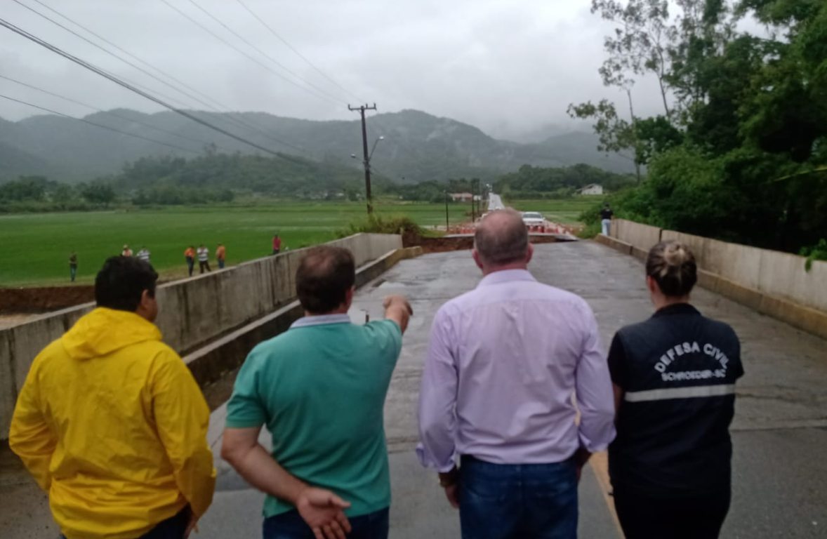 Ponte da BR 280 também é interditada